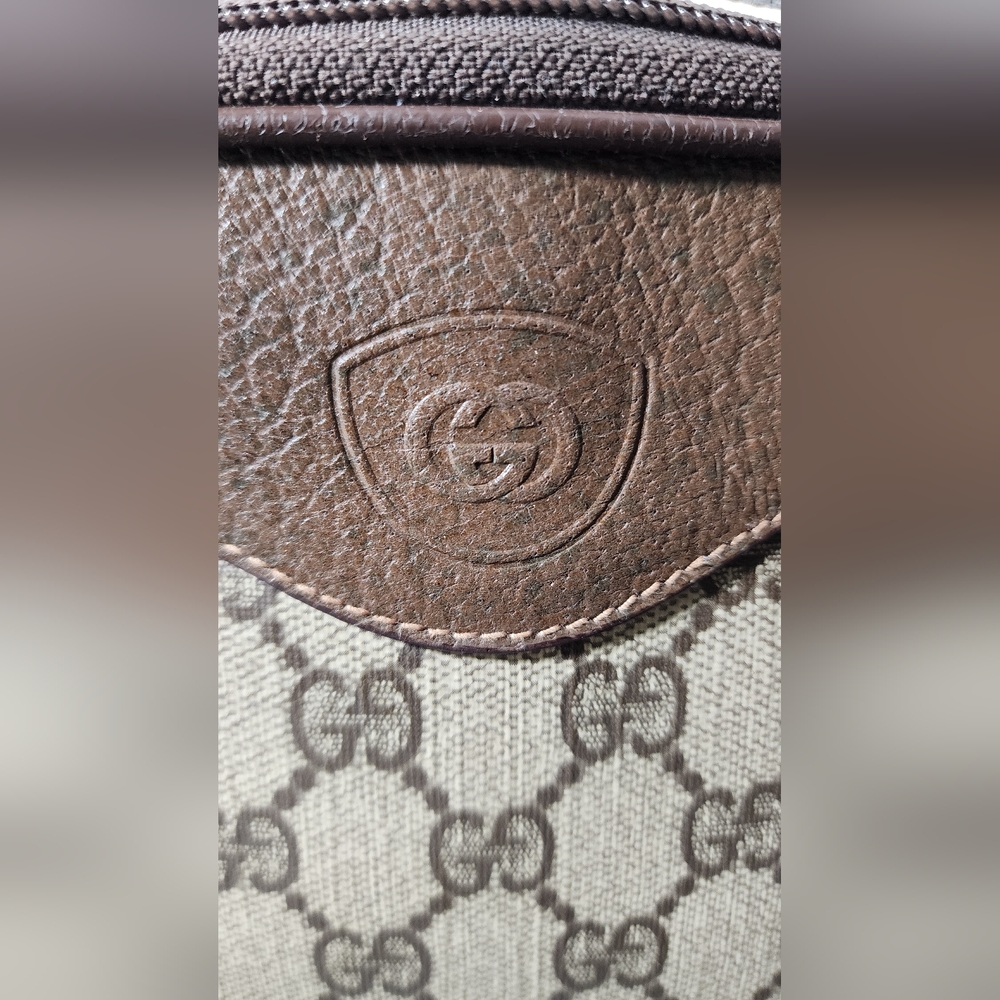 Authentic! Gucci GG crossbody brown. Pre Loved but in great condition. - Picture 13 of 14